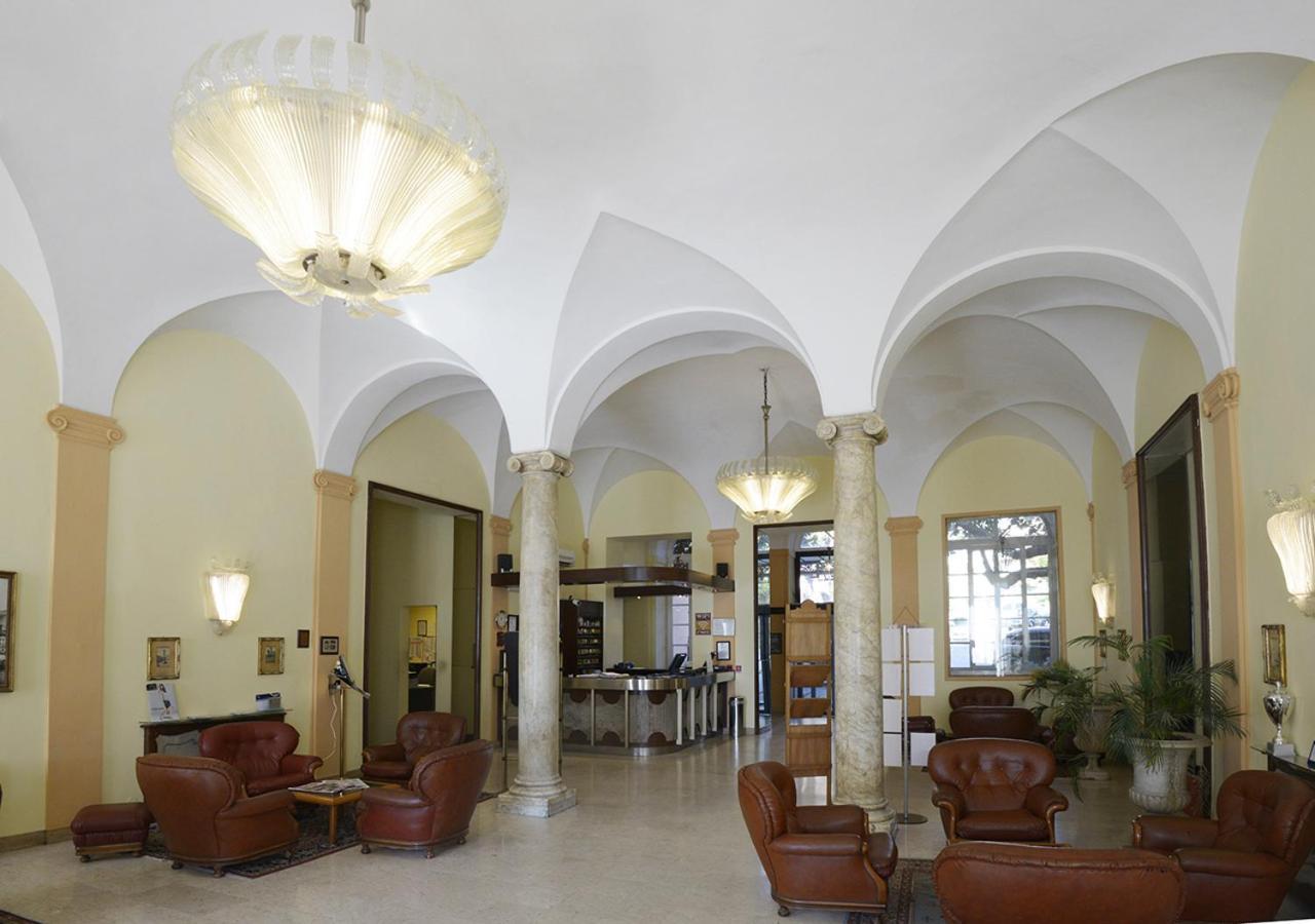 Hotel Mediterranee Genua Exterior foto